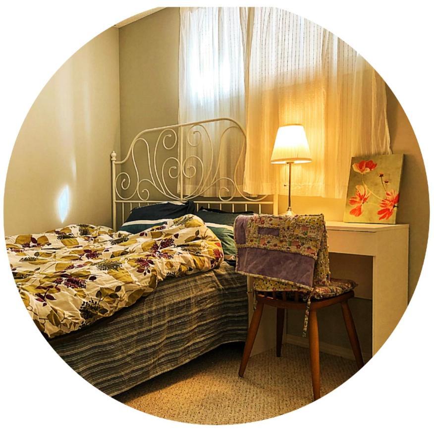Best Garden House&3 Mins Bus Station Close C-Train&Free Parking คาลการี ภายนอก รูปภาพ